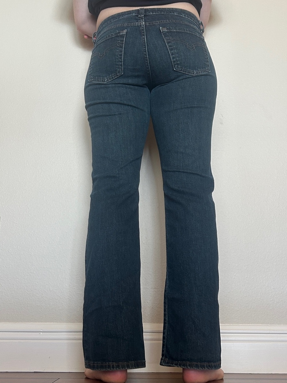 Halogen Dark Wash Denim Low Rise Bootcut Jeans Made in Canada Size 4